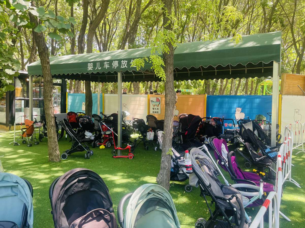 爱伴family乐园-停车棚